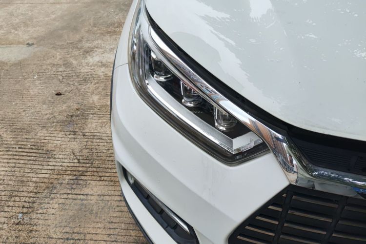 BYD Yuan New Energy 2020 #8 BYD Yuan New Energy 2020 car image #8