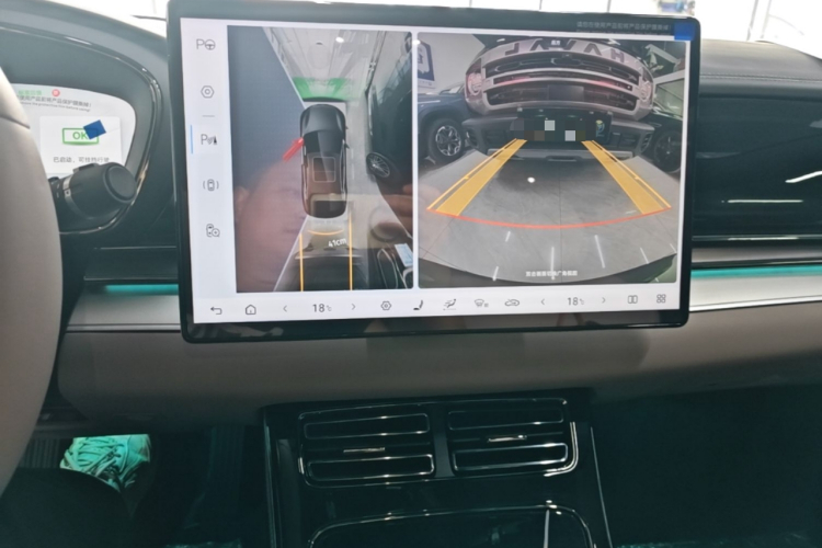 BYD Han 2025 car image #13