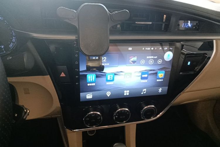 Toyota Corolla 2017 #13 Toyota Corolla 2017 car image #13