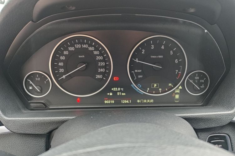 BMW 3 Series 2019 car image #12