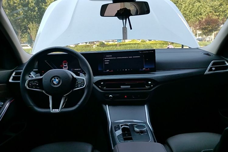 BMW 3 Series 2025 #10 BMW 3 Series 2025 car image #10