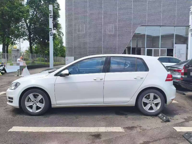 Volkswagen Golf 2015 car image #2