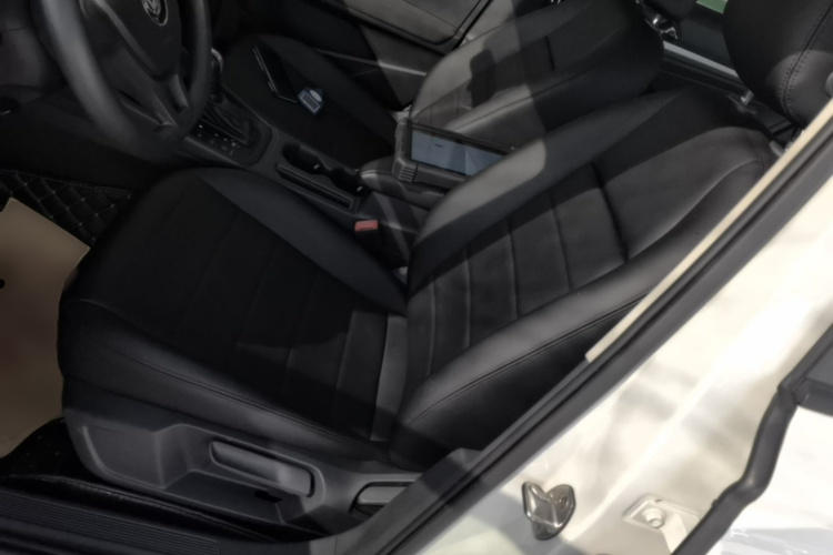 Volkswagen Lavida 2018 car image #15