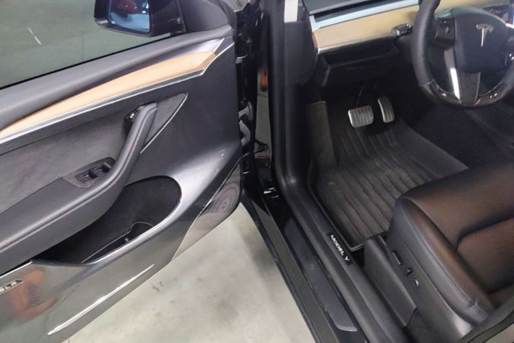 Tesla Model Y 2021 #16 Tesla Model Y 2021 car image #16