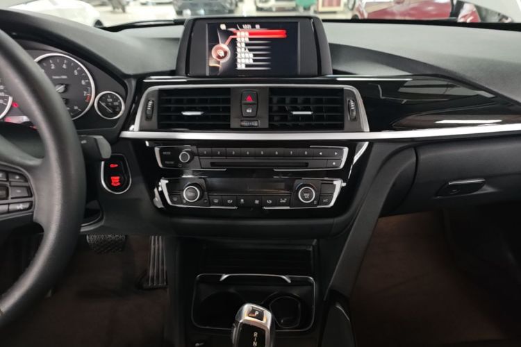BMW 3 Series 2017 car image #13