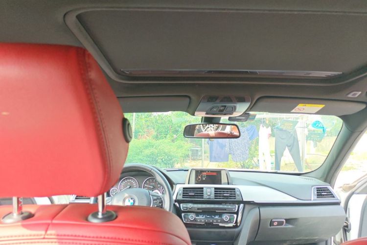 BMW 3 Series 2017 car image #16