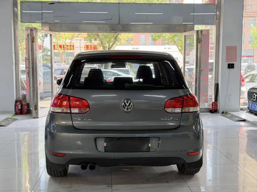 Volkswagen Golf 2012 car image #6