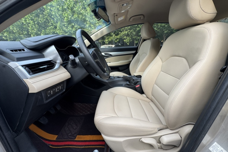 GEELY Emgrand 2018 car image #10