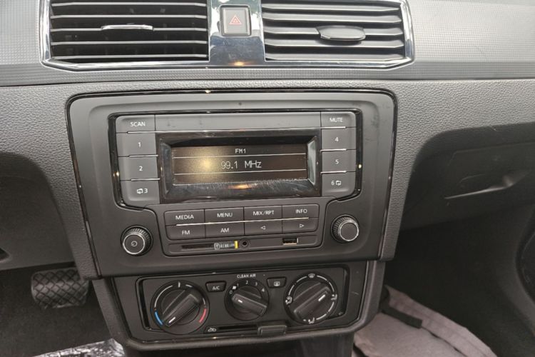 Volkswagen Santana 2021 car image #13