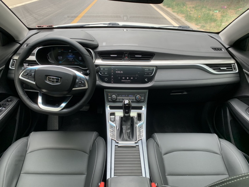 GEELY Emgrand 2019 car image #13