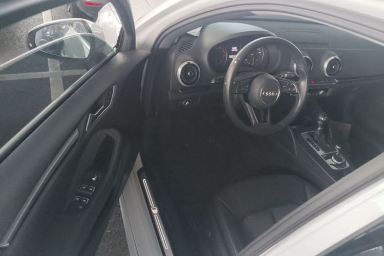 Audi A3 2019 car image #16