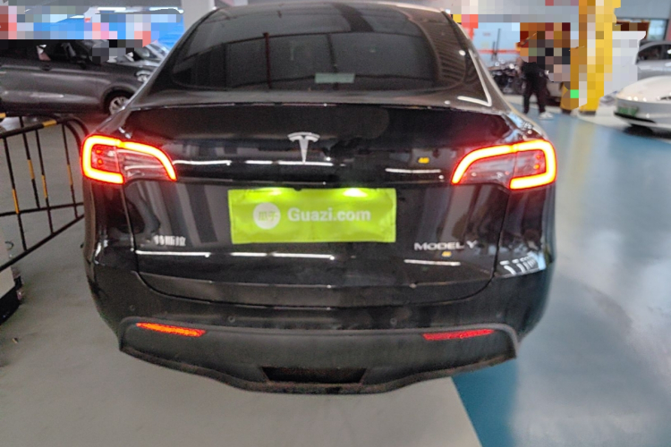 Tesla Model Y 2022 car image #6