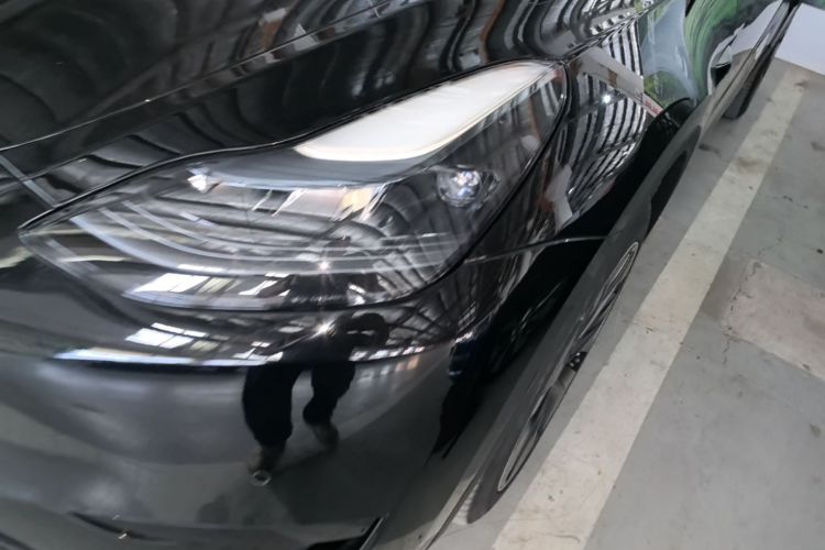 Tesla Model Y 2023 صورة سيارة #23