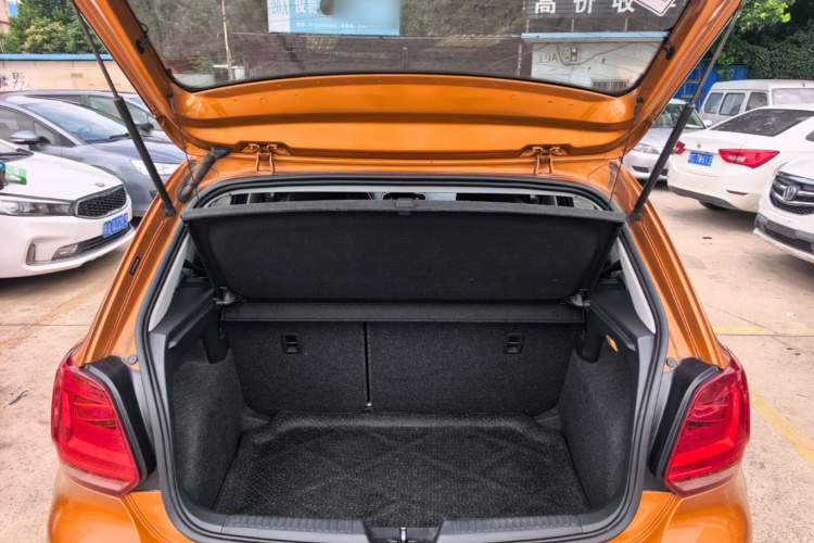 Volkswagen Polo 2018 car image #19