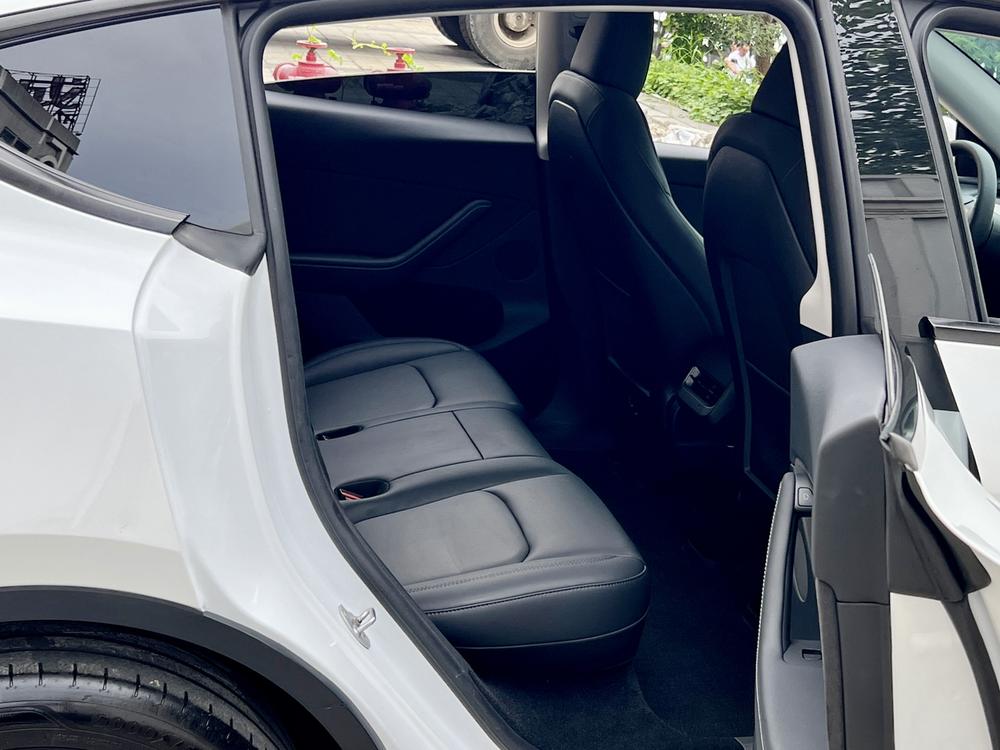 Tesla Model Y 2024 #14 Tesla Model Y 2024 car image #14
