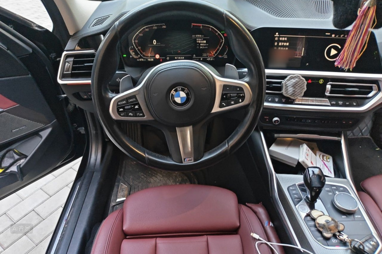 BMW 3 Series 2021 car image #12