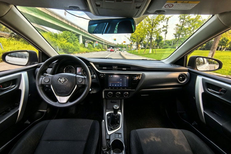 Toyota Corolla 2018 car image #10
