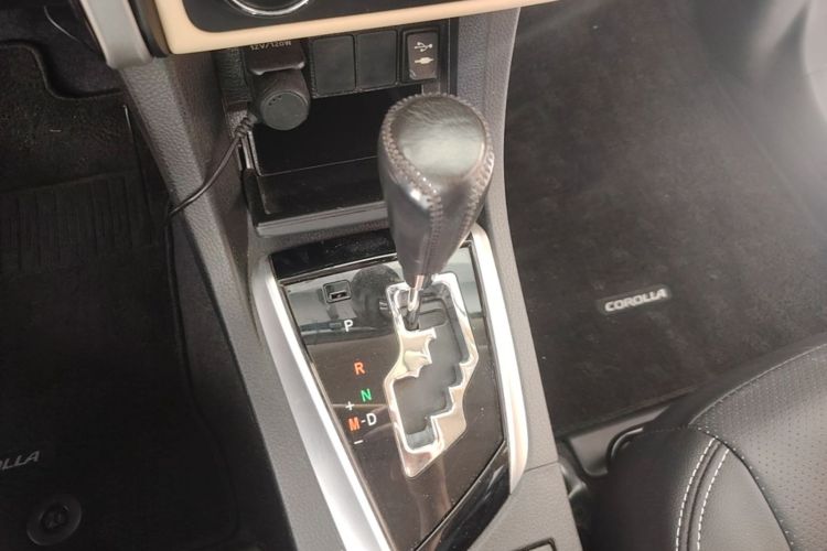 Toyota Corolla 2017 #14 Toyota Corolla 2017 car image #14