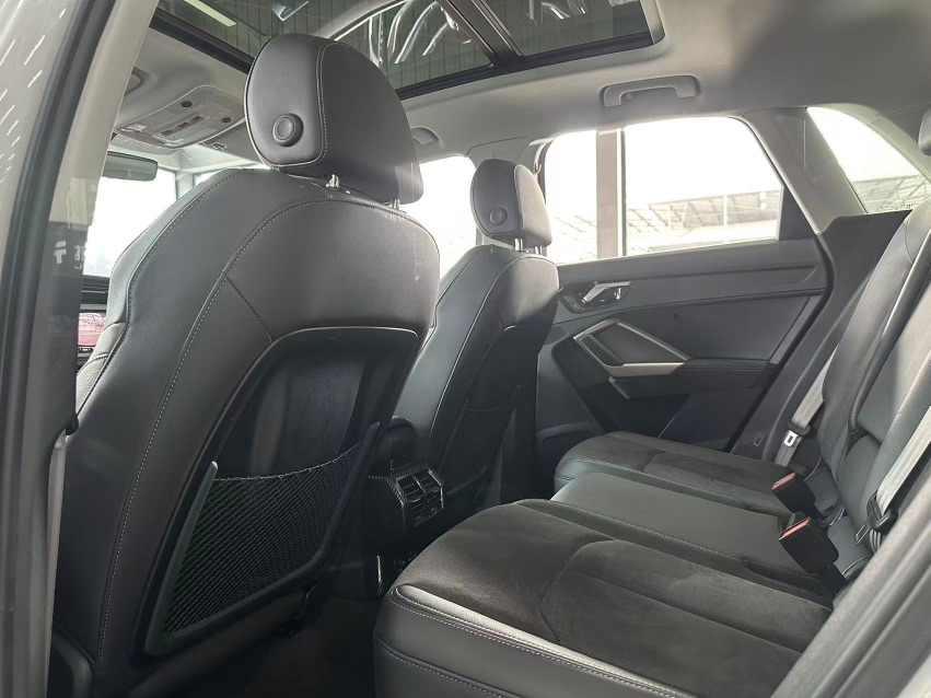 Audi Q3 2023 car image #6