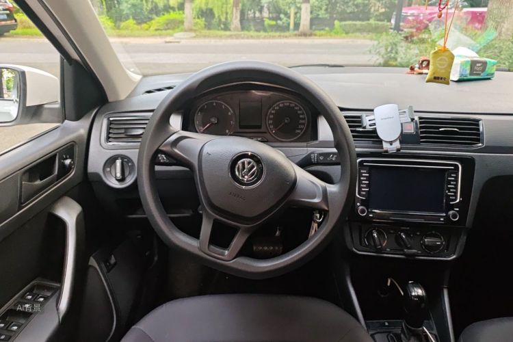 Volkswagen Santana 2022 car image #12