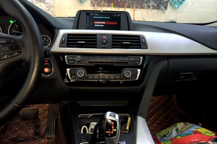 BMW 3 Series 2016 car image #13