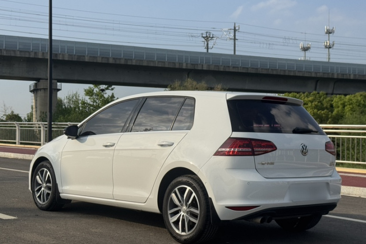 Volkswagen Golf 2017 imagen de coche #8