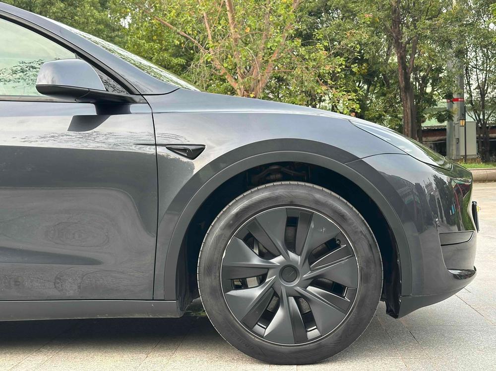 Tesla Model Y 2024 #11 Tesla Model Y 2024 car image #11