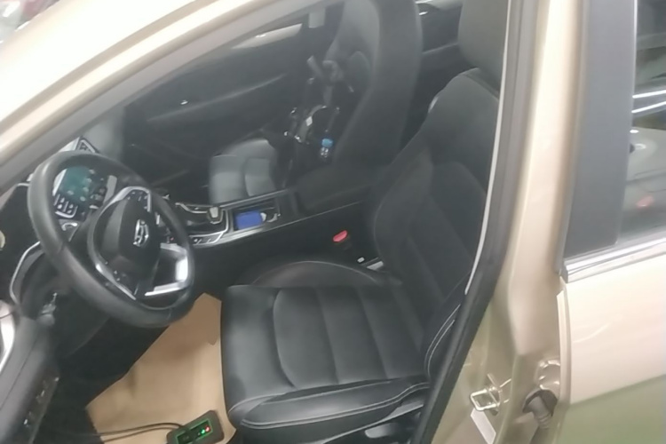 GEELY Emgrand 2020 #15 GEELY Emgrand 2020 imagen de coche #15