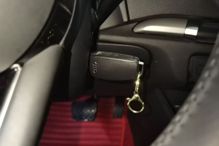 Audi A3 2018 car image #9