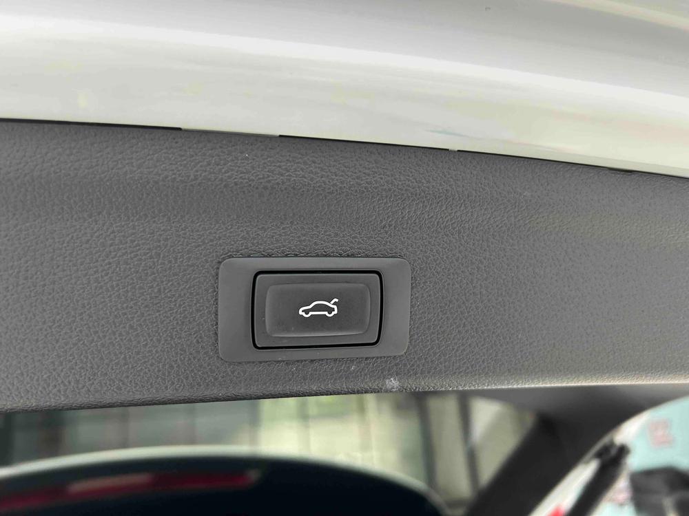Audi Q3 2022 car image #13