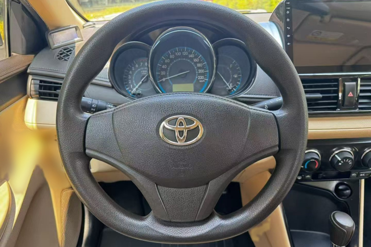 Toyota Vios 2015 #22 Toyota Vios 2015 car image #22