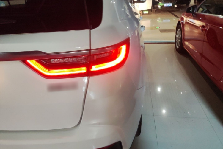 GEELY Vision X6 2020 immagine di auto #8