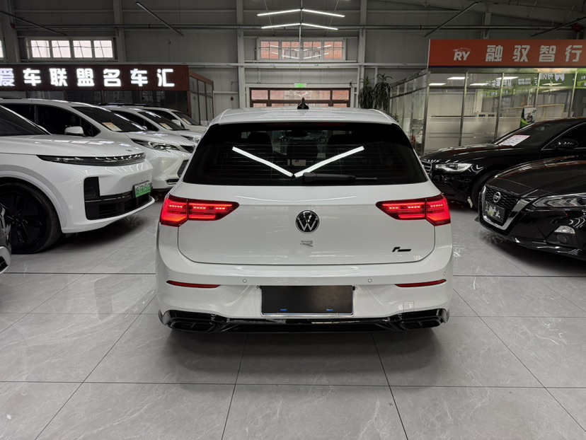 Volkswagen Golf 2023 car image #8