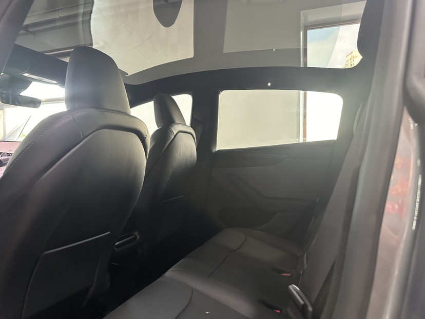 Tesla Model Y 2026 #8 Tesla Model Y 2026 car image #8