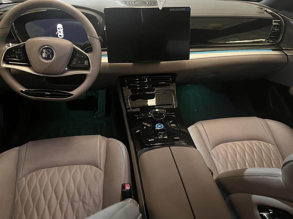 BYD Han 2025 car image #7