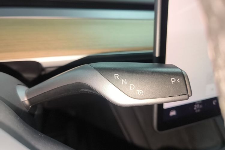 Tesla Model Y 2022 #18 Tesla Model Y 2022 car image #18