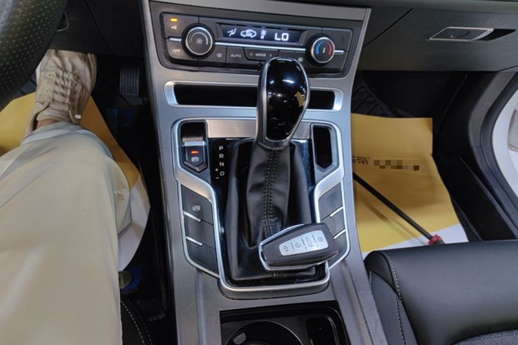 GEELY Emgrand 2021 car image #14