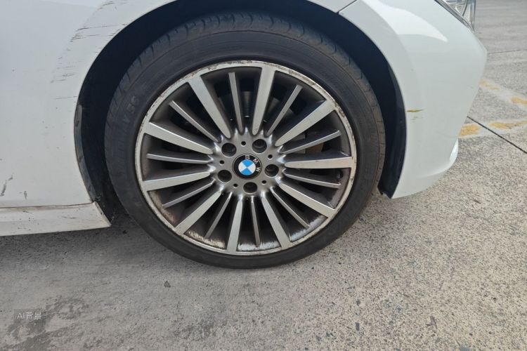 BMW 3 Series 2019 car image #9