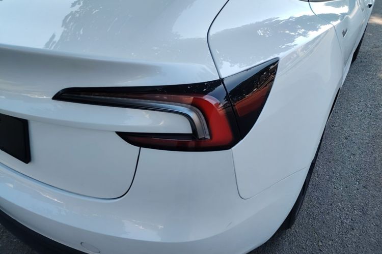 Tesla Model 3 2025 car image #8