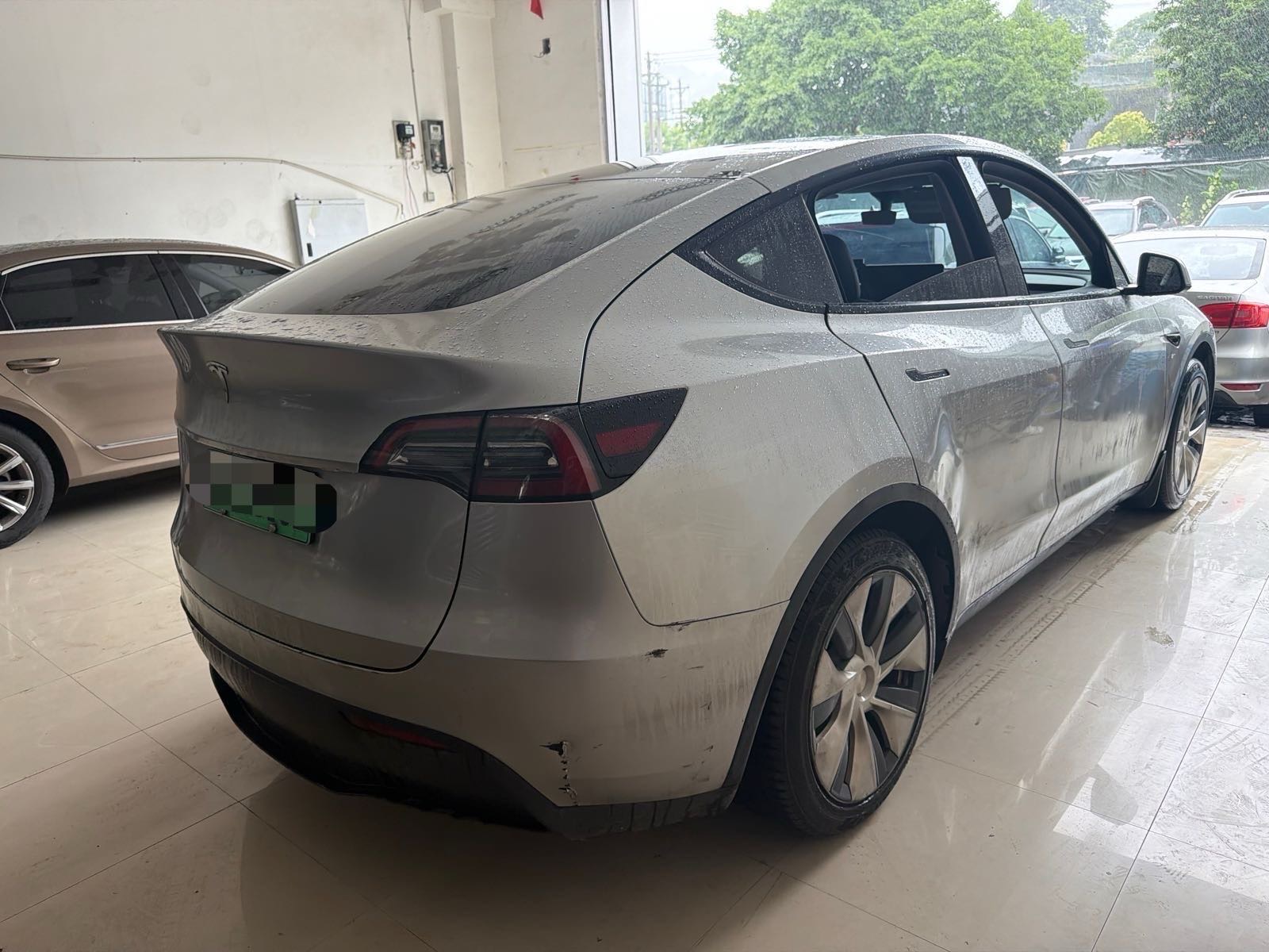 Tesla Model Y 2021 car image #6
