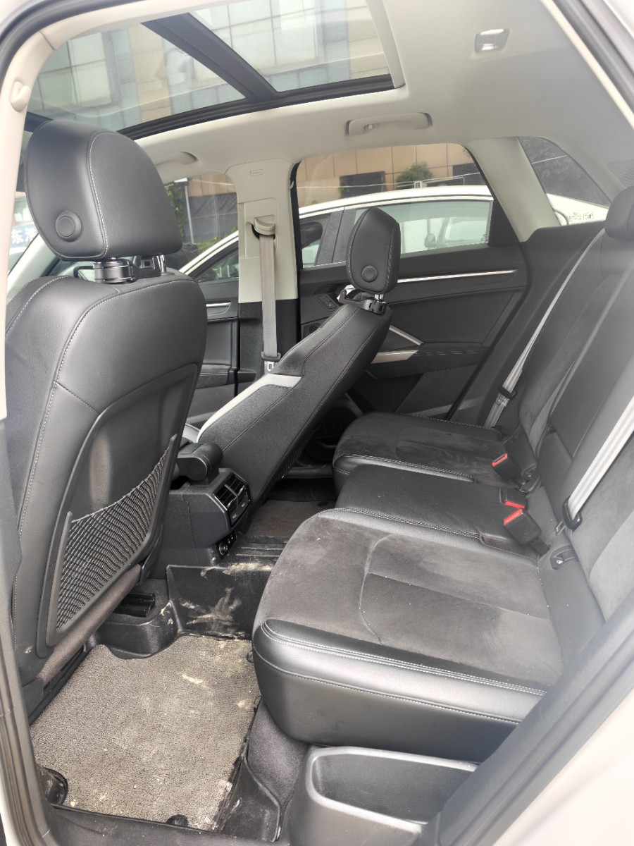 Audi Q3 2021 car image #5