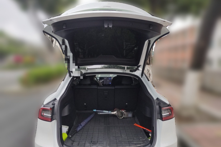 Tesla Model Y 2023 #21 Tesla Model Y 2023 car image #21