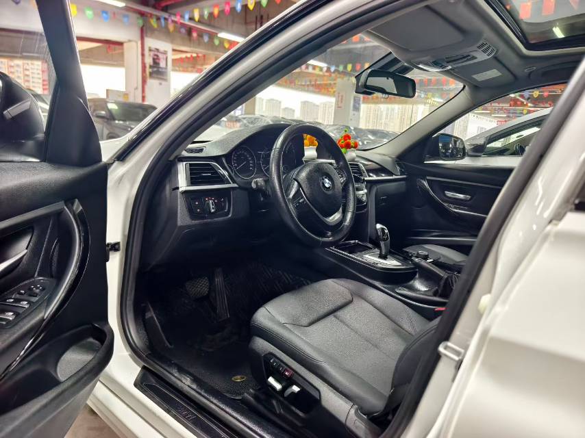 BMW 3 Series 2017 car image #6