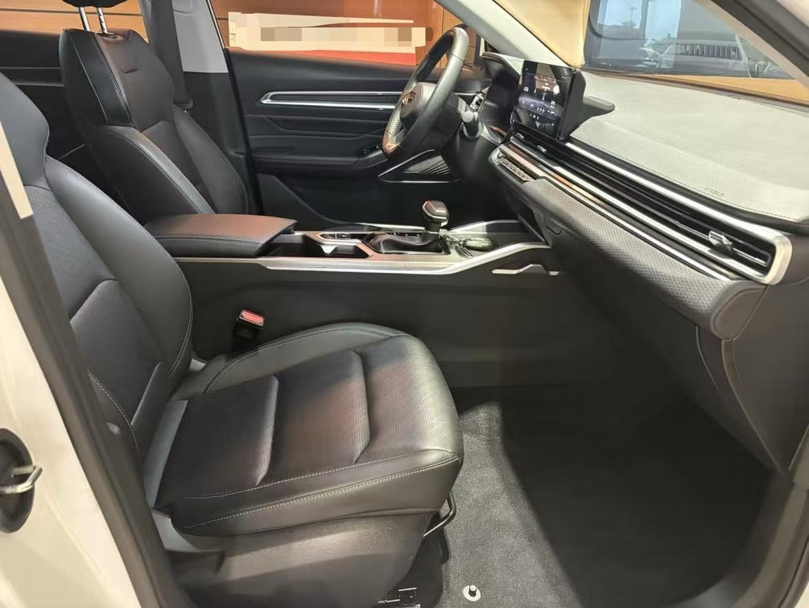 GEELY Emgrand 2023 image de voiture #2
