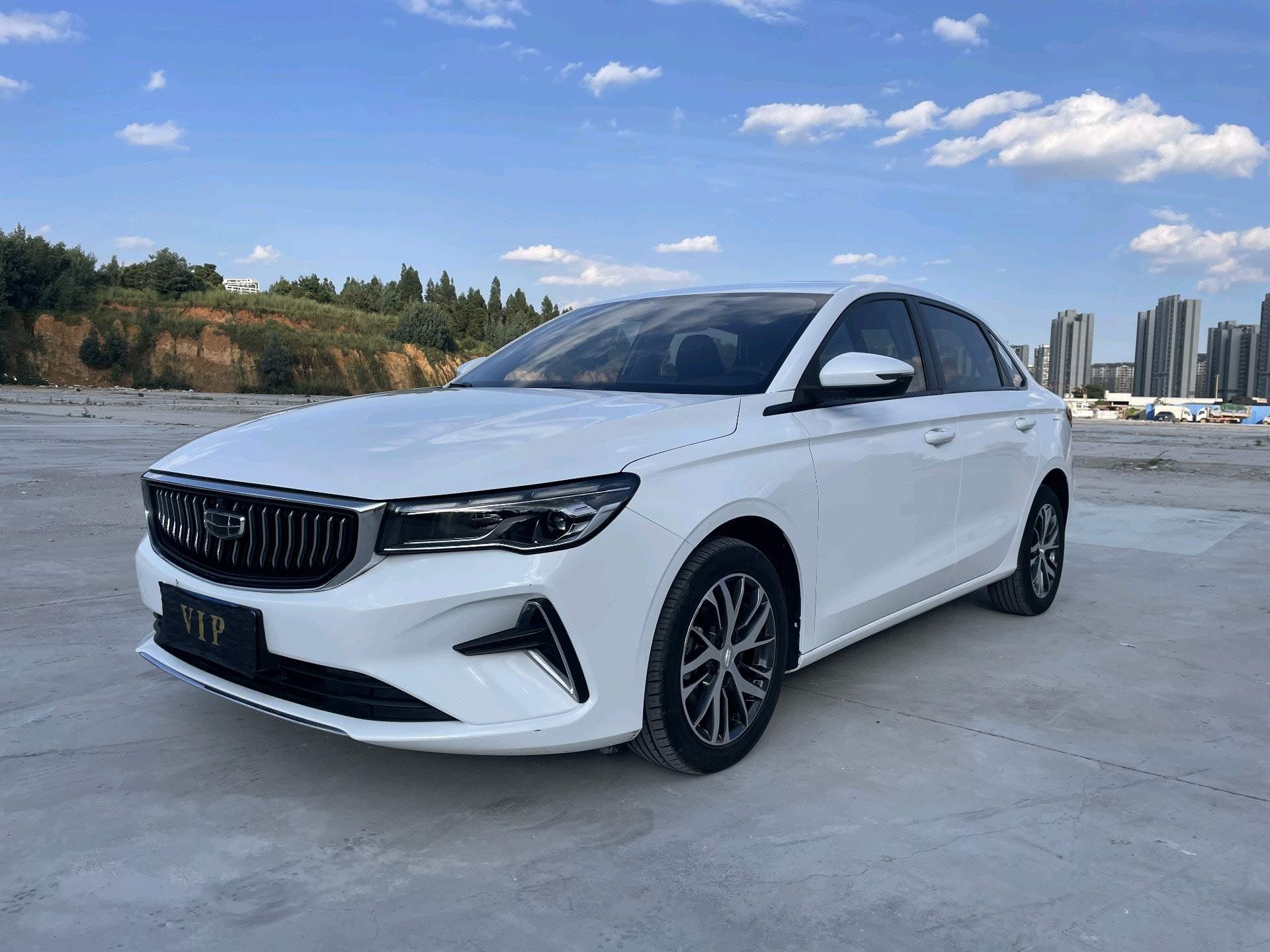 GEELY Emgrand 2023 image de voiture 