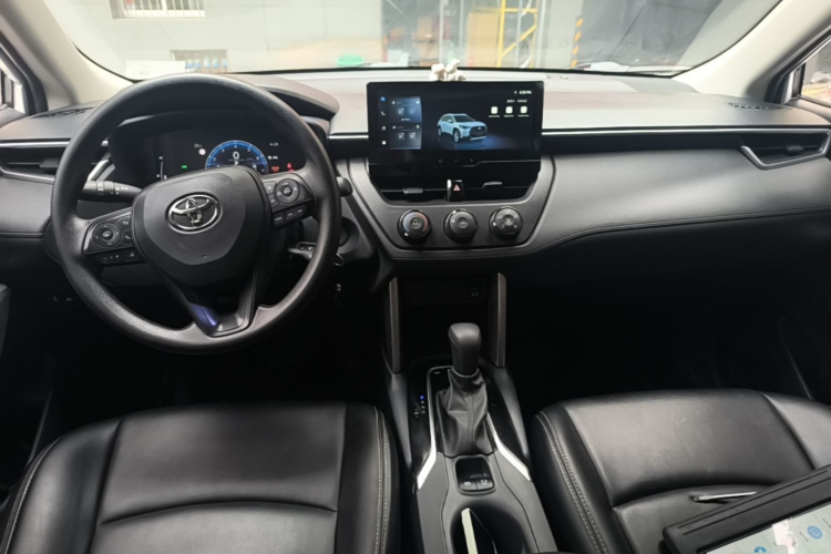 Toyota Corolla Cross 2023 immagine di auto #10