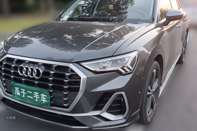 Audi Q3 2022 car image #2