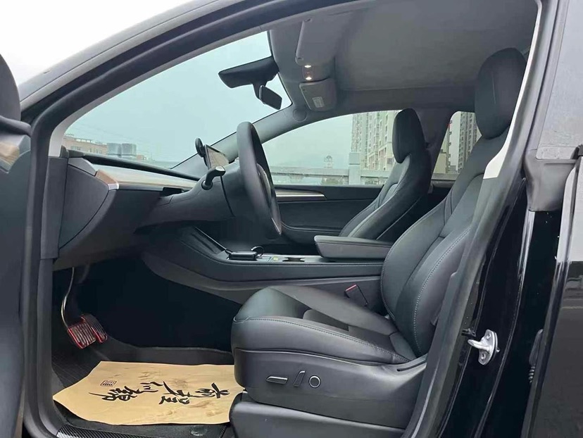 Tesla Model Y 2023 #6 Tesla Model Y 2023 immagine di auto #6