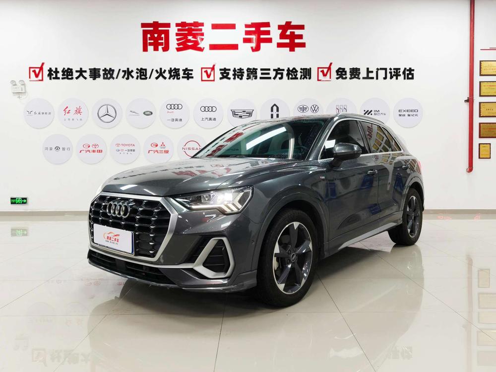 Audi Q3 2022 Audi Q3 2022 immagine di auto