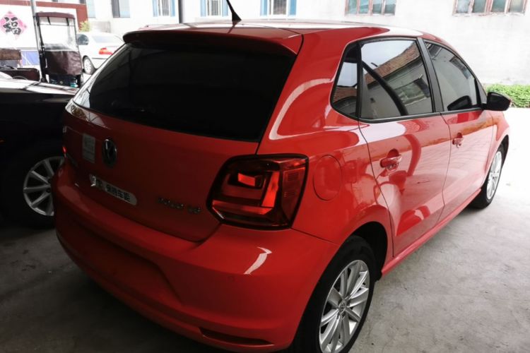 Volkswagen Polo 2014 car image #7